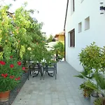 Apartment Violetta Vendeghaz *