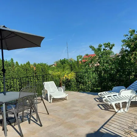 Violetta Vendeghaz アパート *