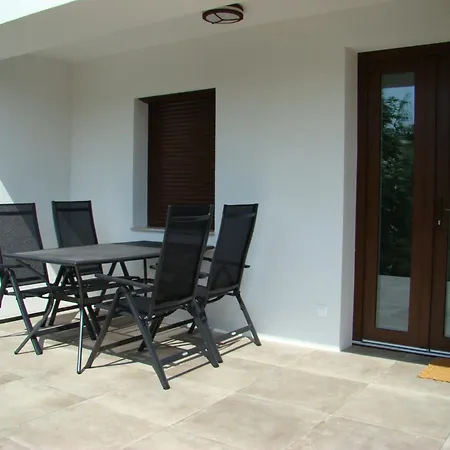 Violetta Vendeghaz *