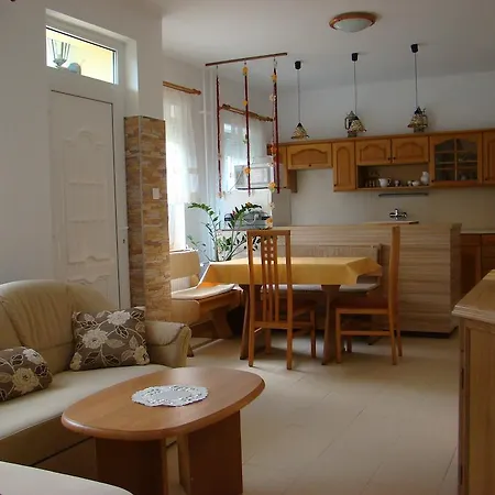 Violetta Vendeghaz Apartment Keszthely