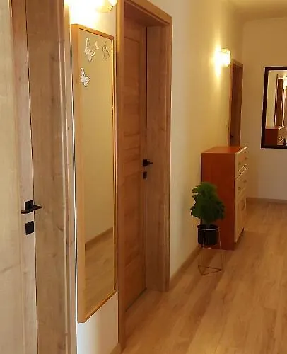 아파트 Violetta Vendeghaz *