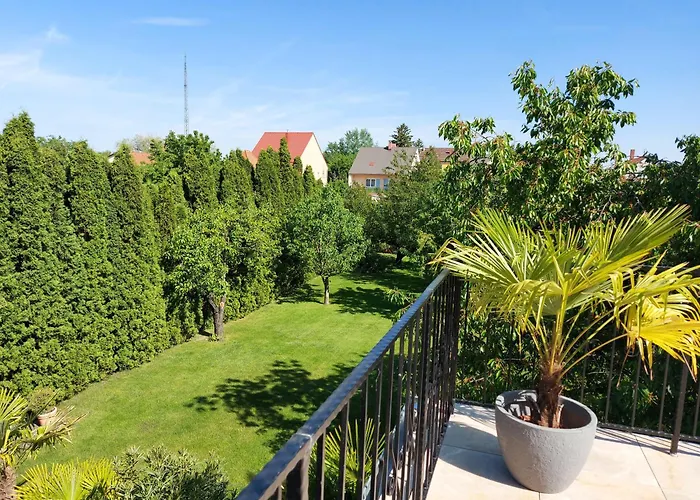 아파트 Violetta Vendeghaz *