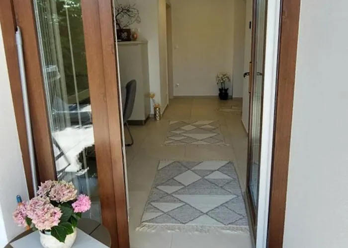 아파트 Violetta Vendeghaz *