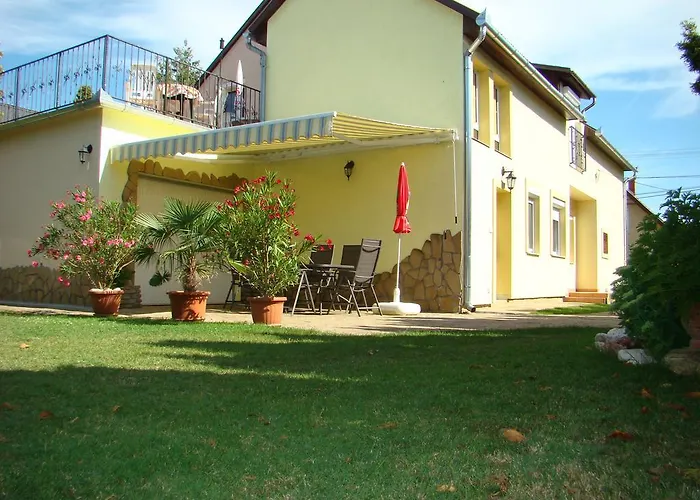 Violetta Vendeghaz 아파트